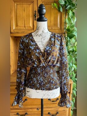 ASTR The Label Women's Brown Floral Wrap Smocked Blouse Size Small